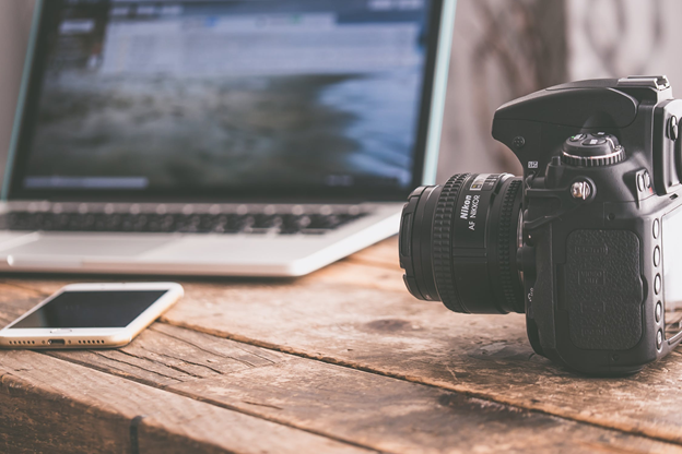 Pros and Cons of Photography and Videography in Visual Marketing